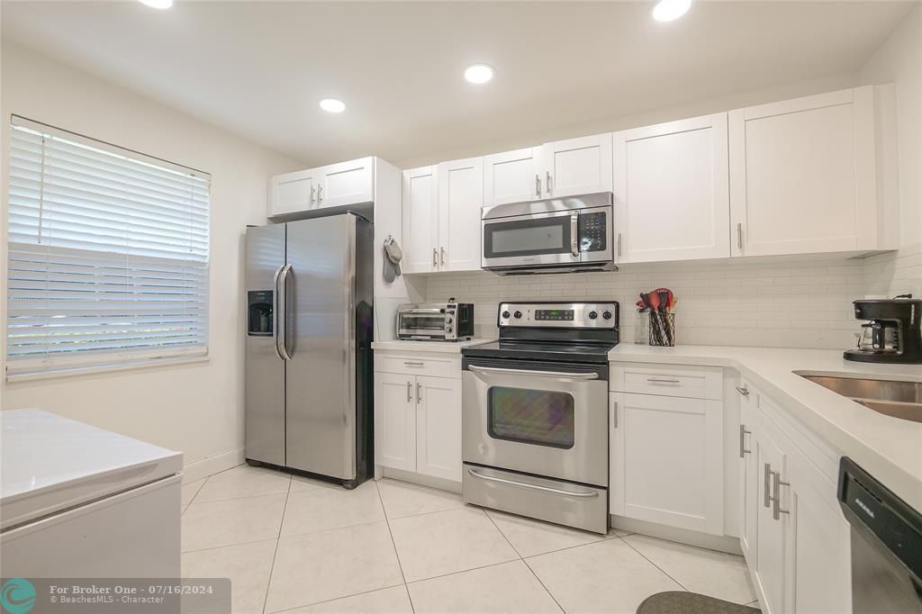 For Sale: $189,999 (2 beds, 2 baths, 1260 Square Feet)