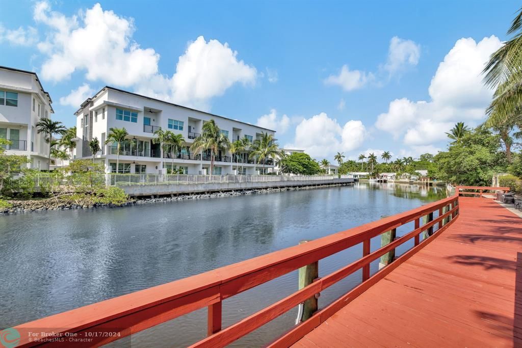 For Sale: $749,900 (3 beds, 3 baths, 1930 Square Feet)