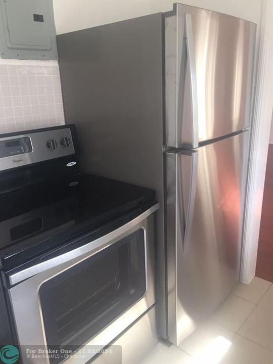 For Rent: $1,825 (1 beds, 1 baths, 600 Square Feet)