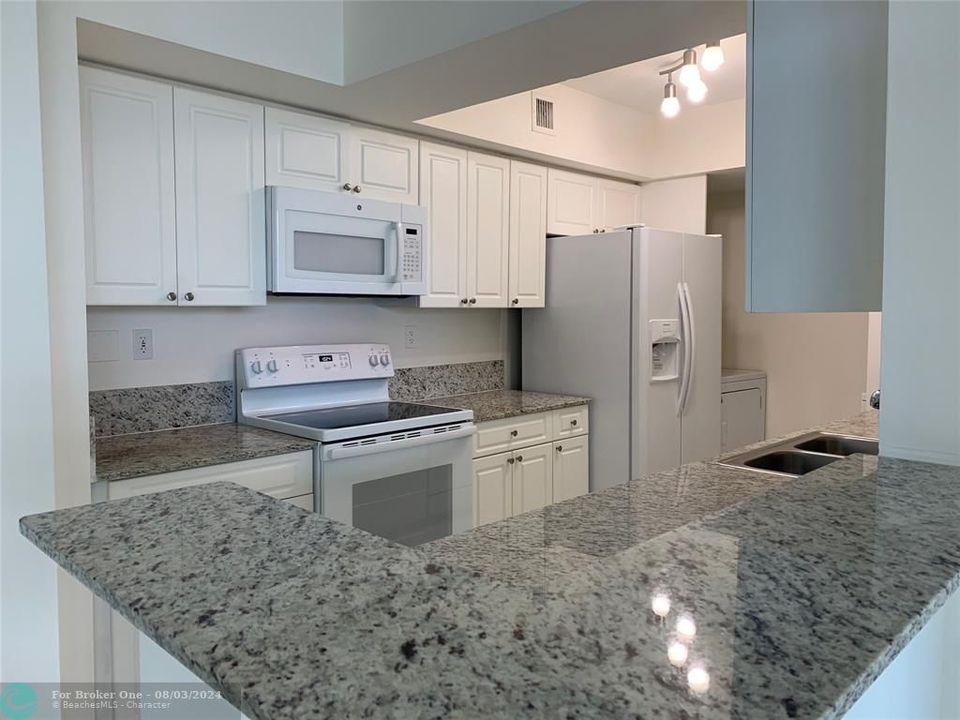 Recently Rented: $2,611 (2 beds, 2 baths, 1008 Square Feet)