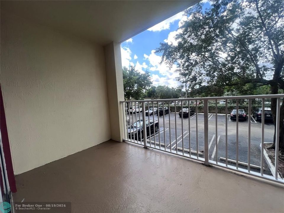 For Rent: $2,557 (2 beds, 2 baths, 1017 Square Feet)