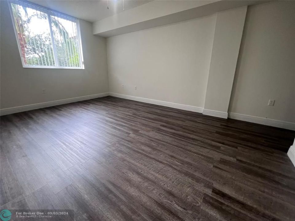 For Rent: $2,557 (2 beds, 2 baths, 1017 Square Feet)