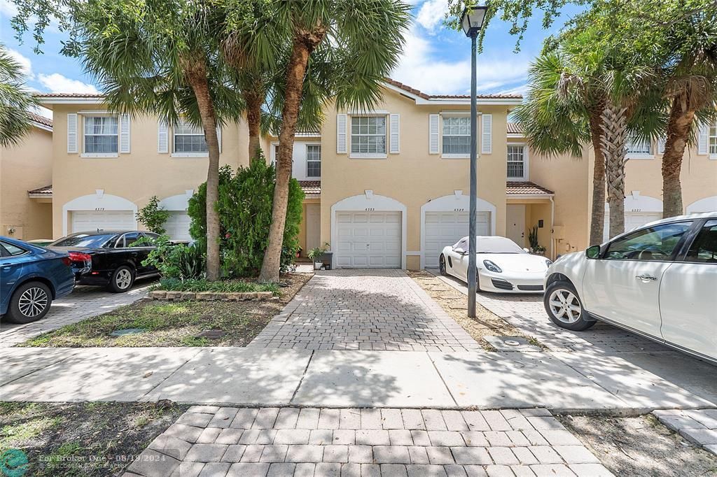 Recently Sold: $350,000 (3 beds, 2 baths, 1186 Square Feet)