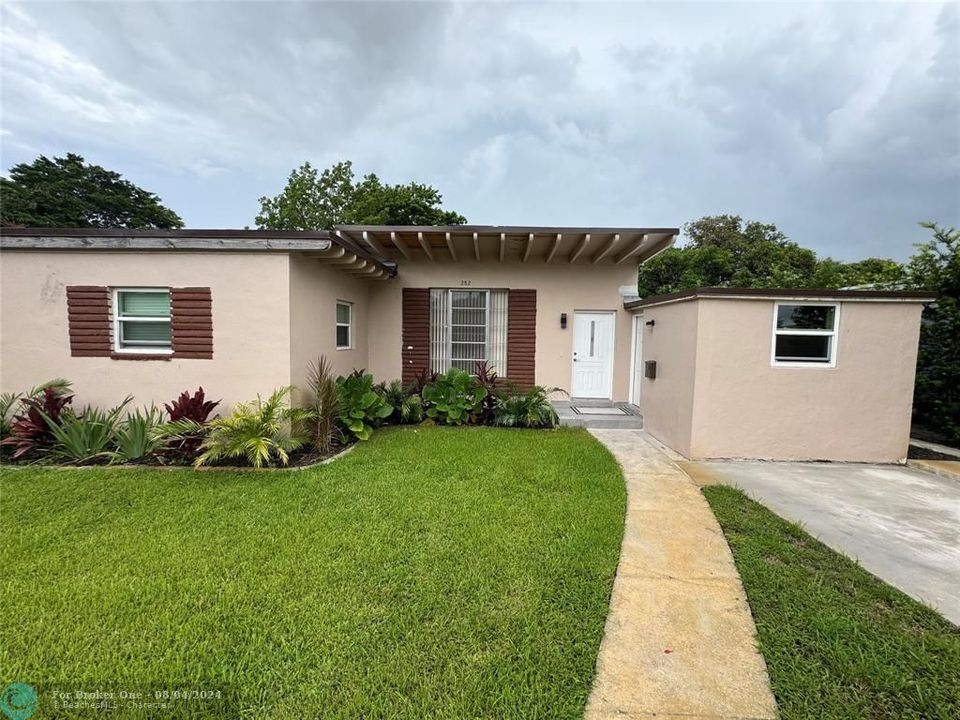 Recently Rented: $3,300 (3 beds, 2 baths, 1633 Square Feet)