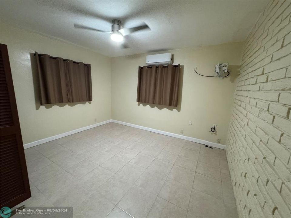 For Rent: $3,300 (3 beds, 2 baths, 1633 Square Feet)