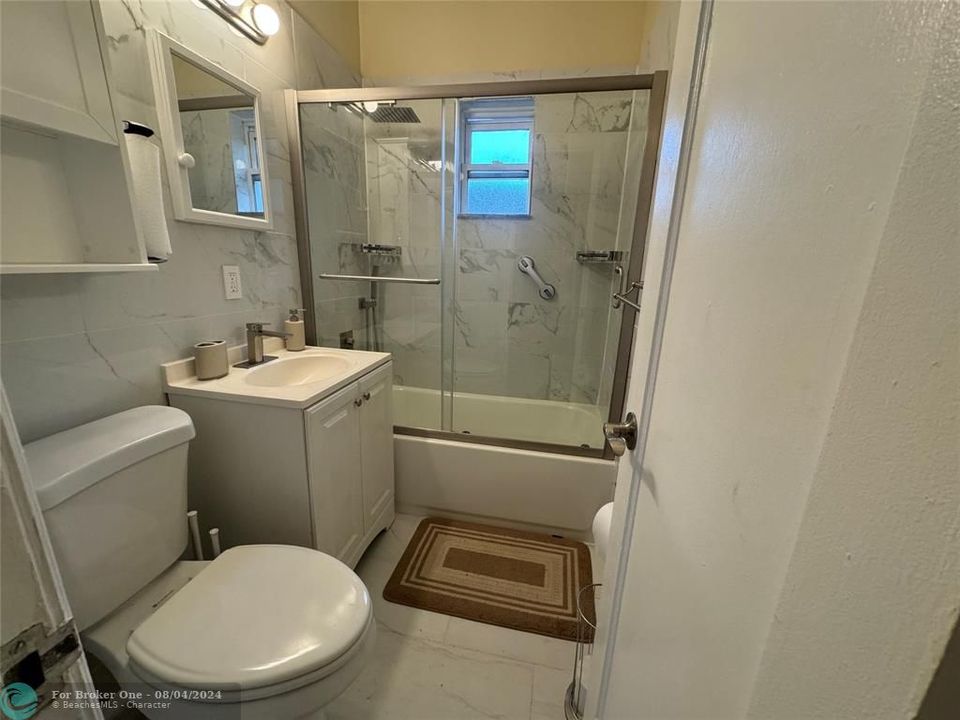 出租: $3,300 (3 贝兹, 2 浴室, 1633 平方英尺)