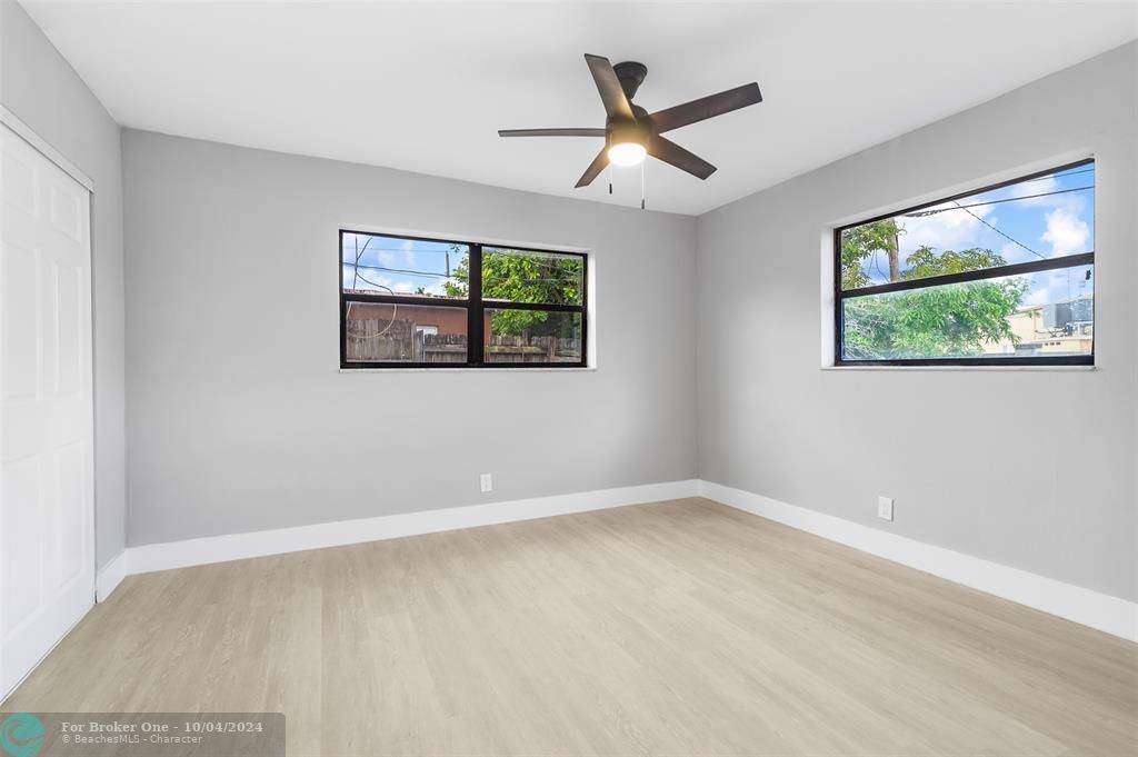 Active With Contract: $479,000 (4 beds, 2 baths, 1584 Square Feet)