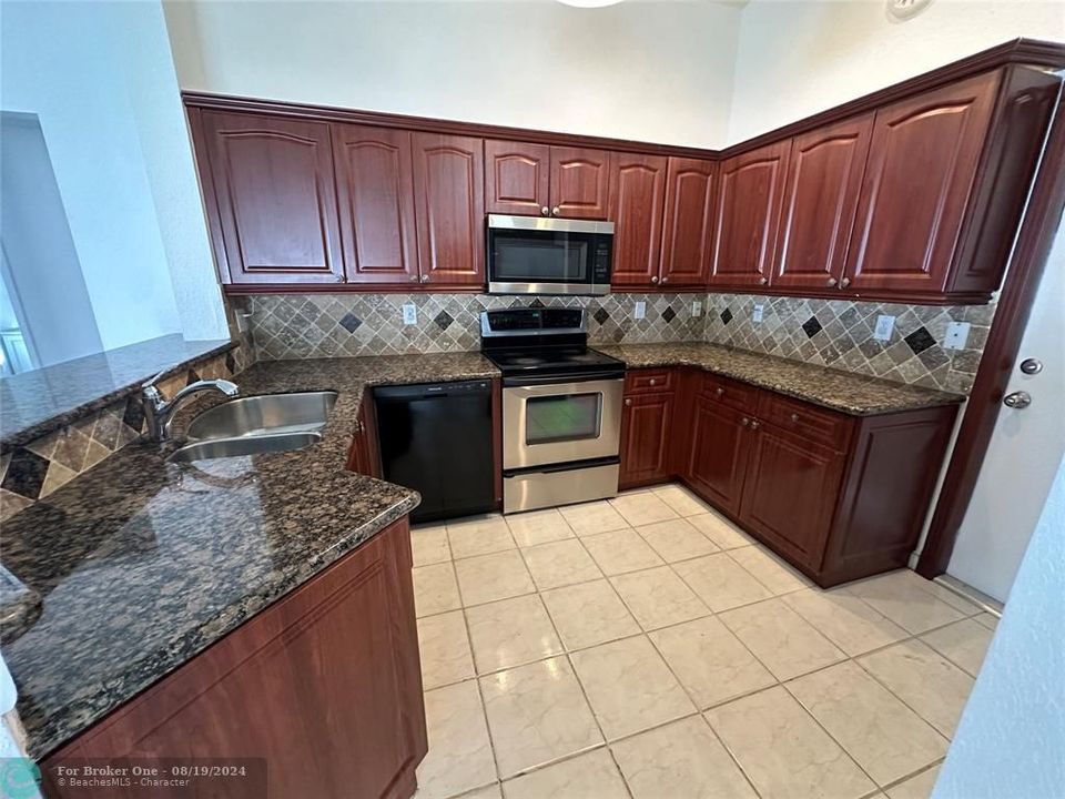 For Rent: $3,800 (3 beds, 2 baths, 1663 Square Feet)