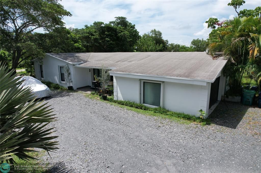 For Sale: $2,500,000 (3 beds, 2 baths, 2465 Square Feet)