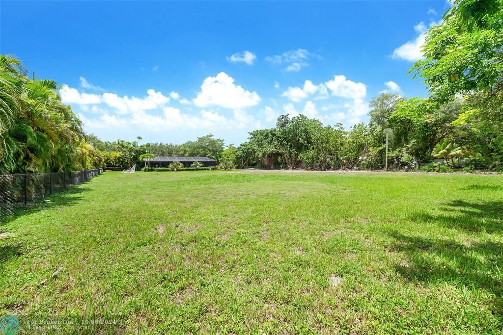 For Sale: $2,500,000 (3 beds, 2 baths, 2465 Square Feet)