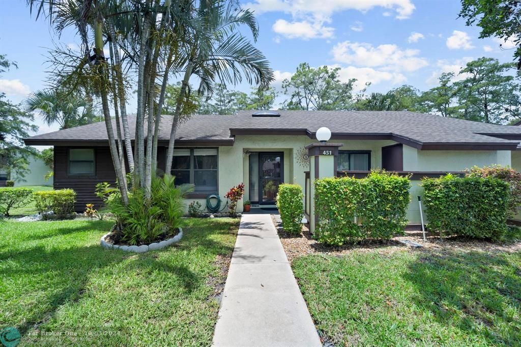 Recently Sold: $290,000 (2 beds, 2 baths, 1298 Square Feet)