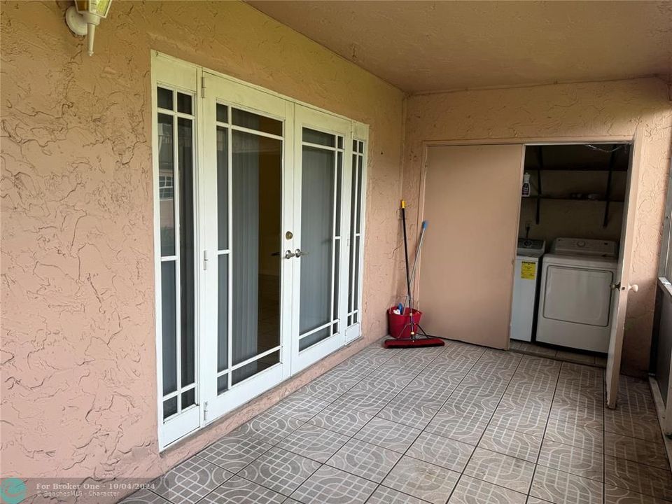 For Rent: $2,450 (2 beds, 2 baths, 1800 Square Feet)