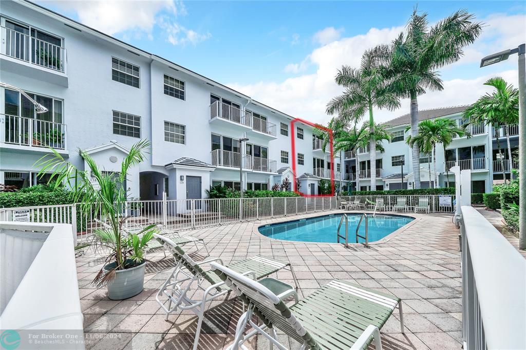 Active With Contract: $4,200 (3 beds, 3 baths, 2294 Square Feet)