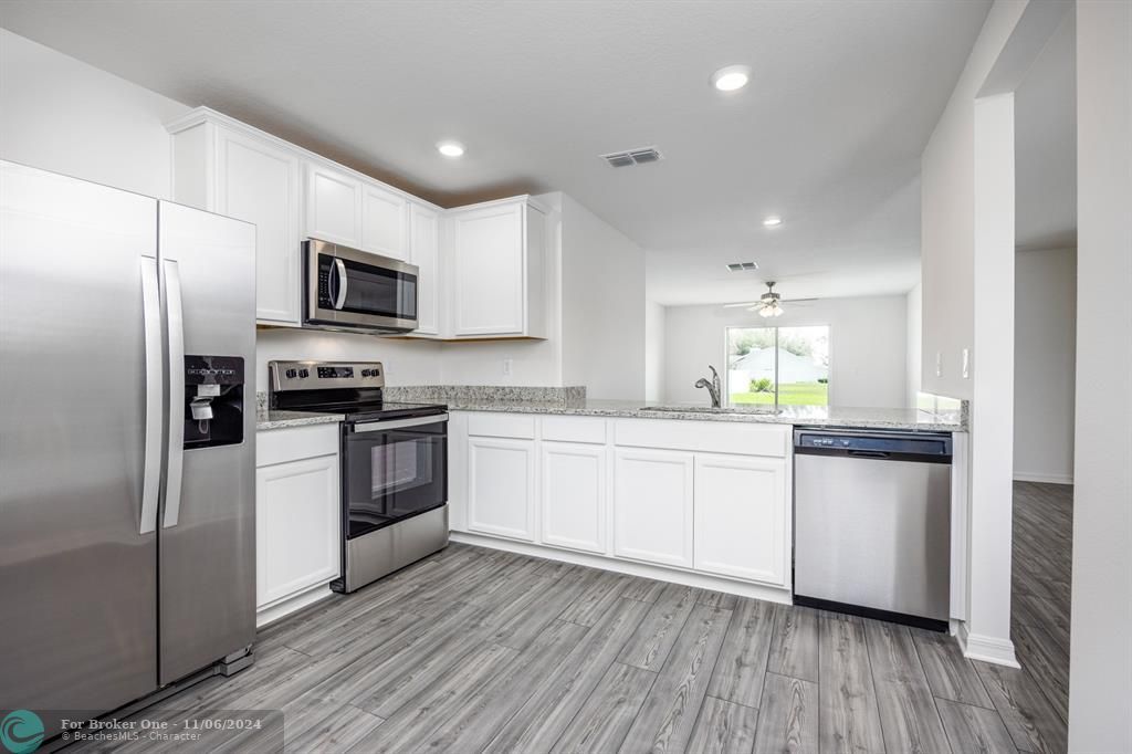 For Sale: $392,900 (3 beds, 2 baths, 1270 Square Feet)