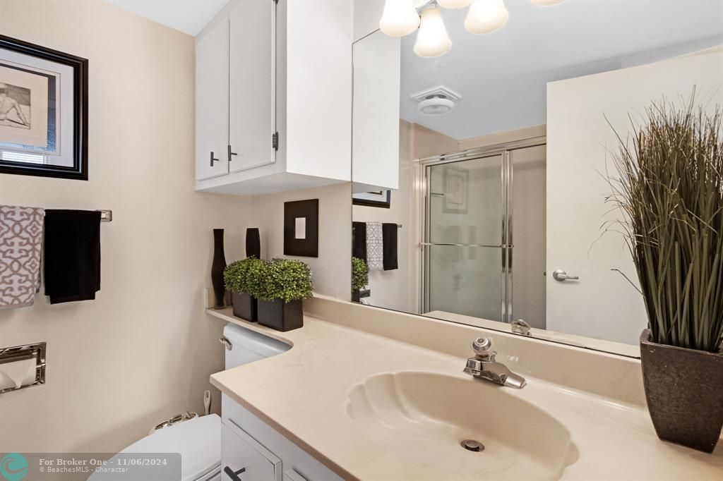 Recently Sold: $284,900 (1 beds, 1 baths, 815 Square Feet)