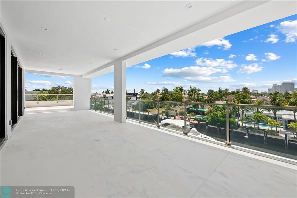 For Sale: $9,795,000 (8 beds, 8 baths, 6845 Square Feet)