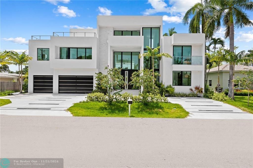 For Sale: $9,795,000 (8 beds, 8 baths, 6845 Square Feet)