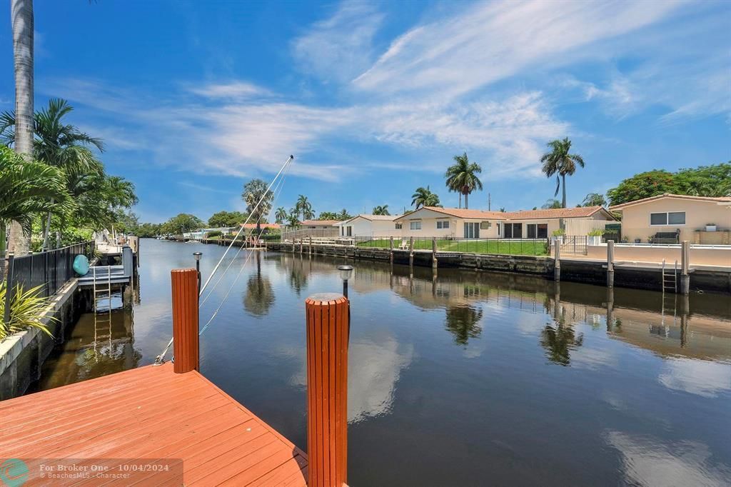 For Sale: $1,100,000 (4 beds, 2 baths, 1742 Square Feet)