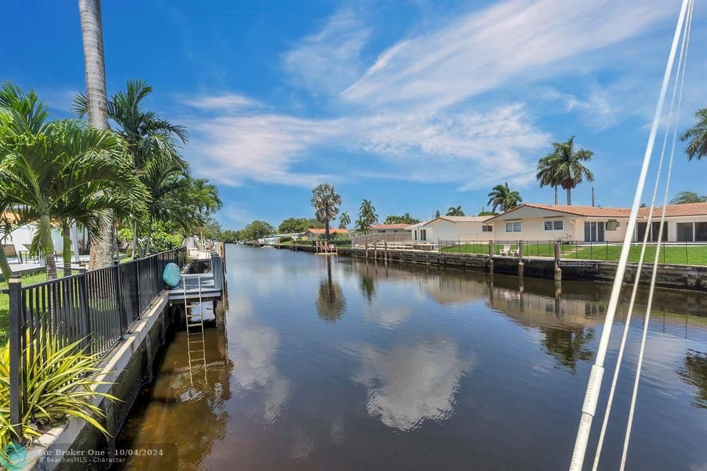 For Sale: $1,100,000 (4 beds, 2 baths, 1742 Square Feet)