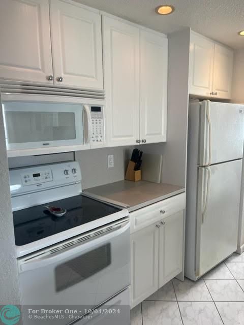 For Rent: $3,750 (2 beds, 2 baths, 1125 Square Feet)