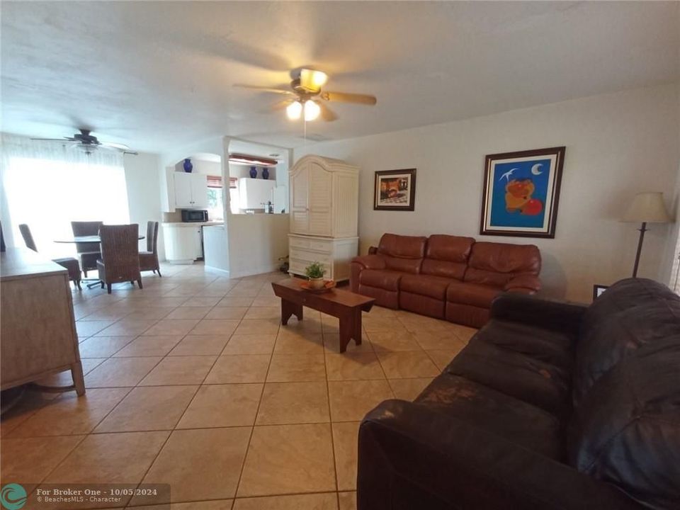 Recently Rented: $2,500 (2 beds, 1 baths, 1120 Square Feet)