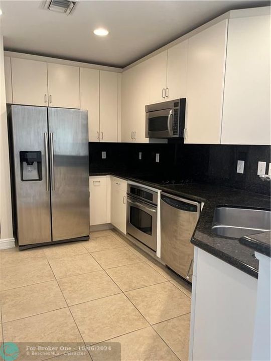 For Rent: $3,400 (2 beds, 2 baths, 1365 Square Feet)