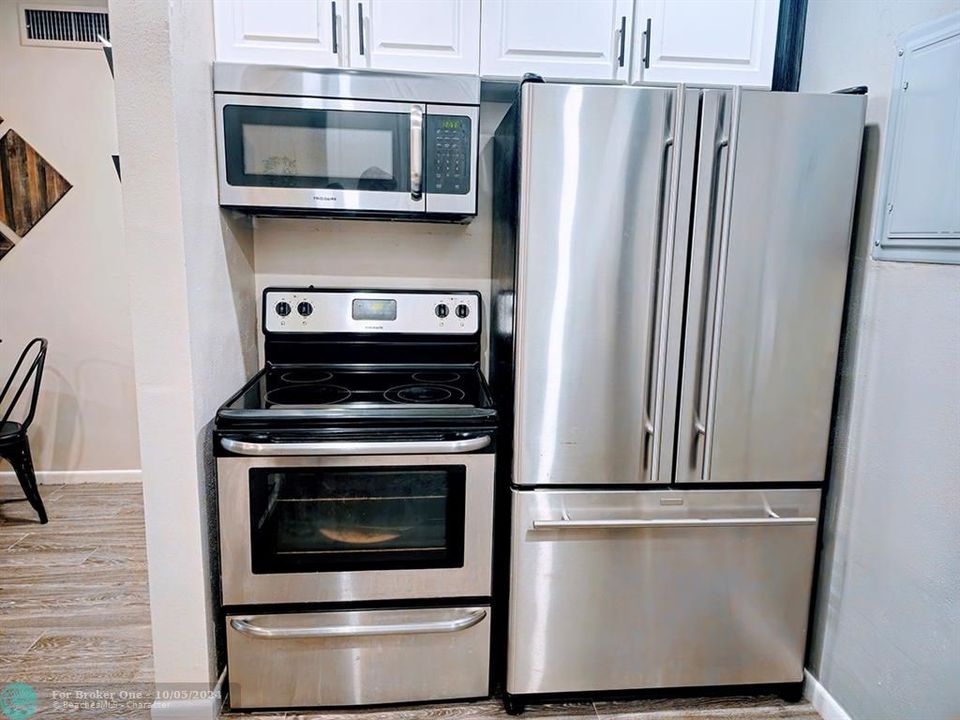 For Sale: $139,250 (1 beds, 1 baths, 650 Square Feet)