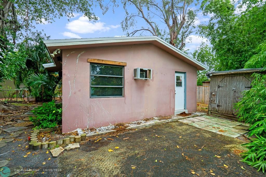 Active With Contract: $499,000 (4 beds, 3 baths, 1840 Square Feet)