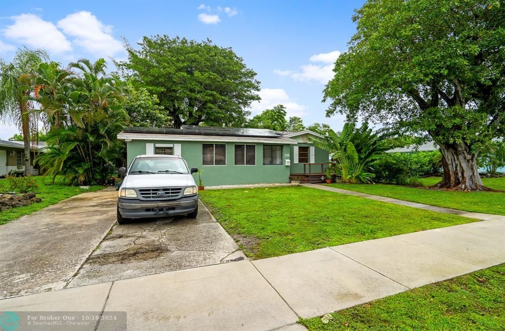 Active With Contract: $499,000 (4 beds, 3 baths, 1840 Square Feet)