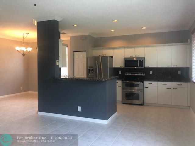 For Rent: $4,100 (4 beds, 2 baths, 1902 Square Feet)