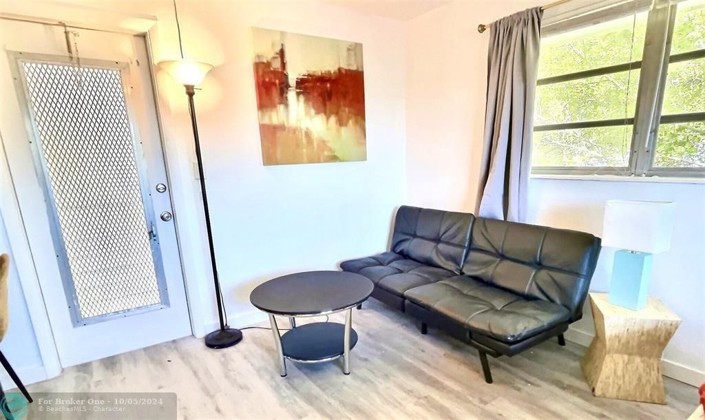 Recently Rented: $1,400 (1 beds, 1 baths, 5208 Square Feet)