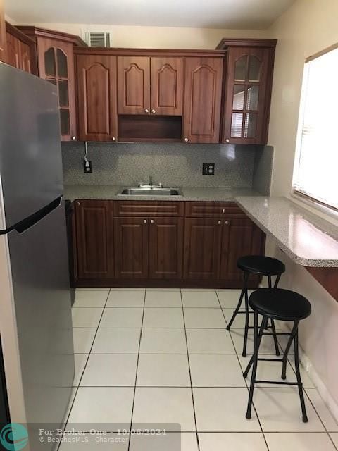 For Sale: $175,000 (2 beds, 1 baths, 954 Square Feet)