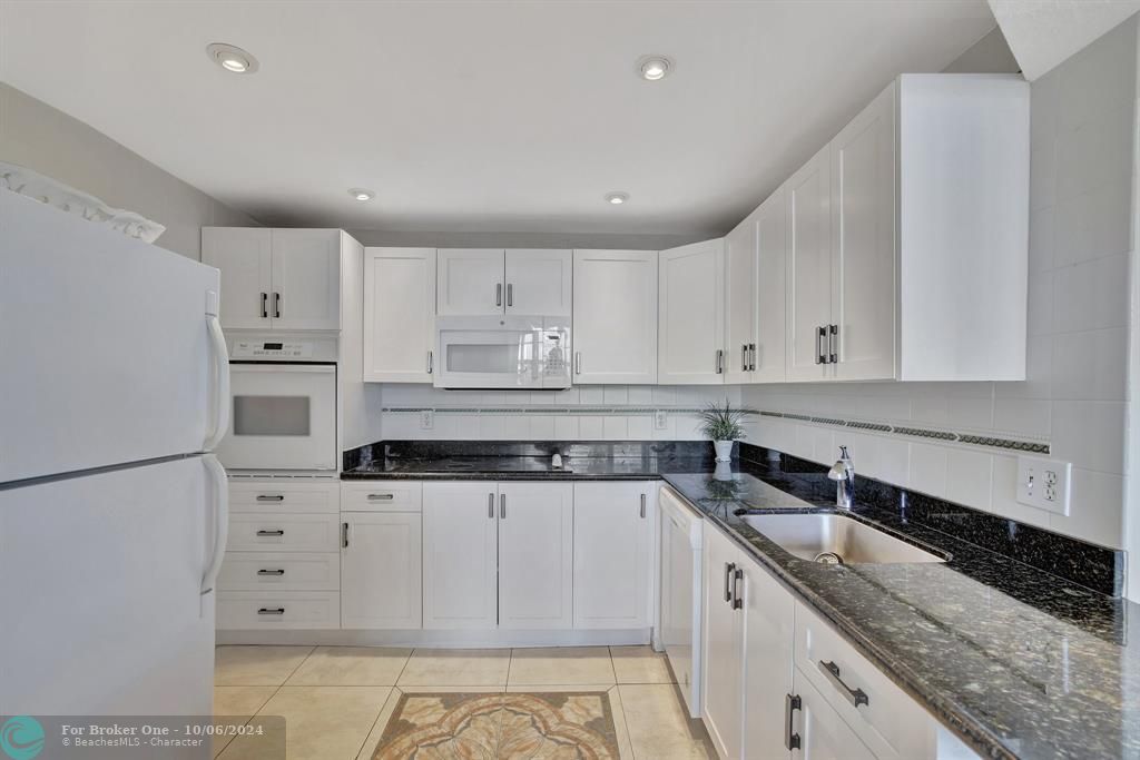 For Sale: $449,900 (2 beds, 2 baths, 1491 Square Feet)