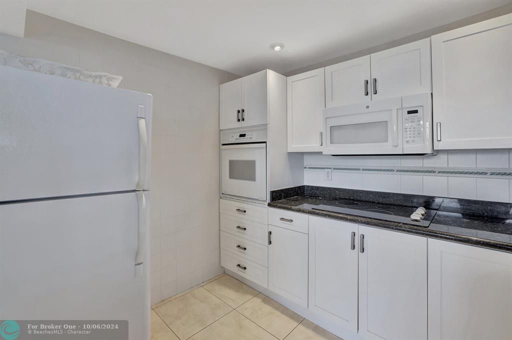 For Sale: $449,900 (2 beds, 2 baths, 1491 Square Feet)