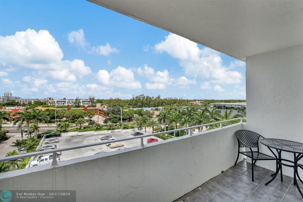 For Sale: $449,900 (2 beds, 2 baths, 1491 Square Feet)