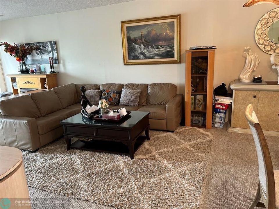 For Sale: $200,000 (2 beds, 2 baths, 1150 Square Feet)