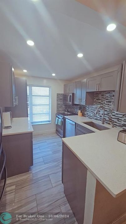 For Sale: $180,000 (2 beds, 2 baths, 1016 Square Feet)