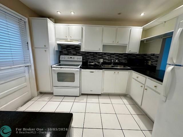 For Rent: $2,500 (3 beds, 2 baths, 1390 Square Feet)