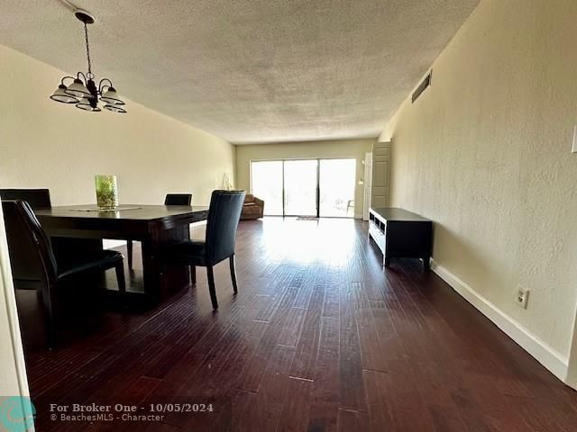 For Rent: $2,500 (3 beds, 2 baths, 1390 Square Feet)