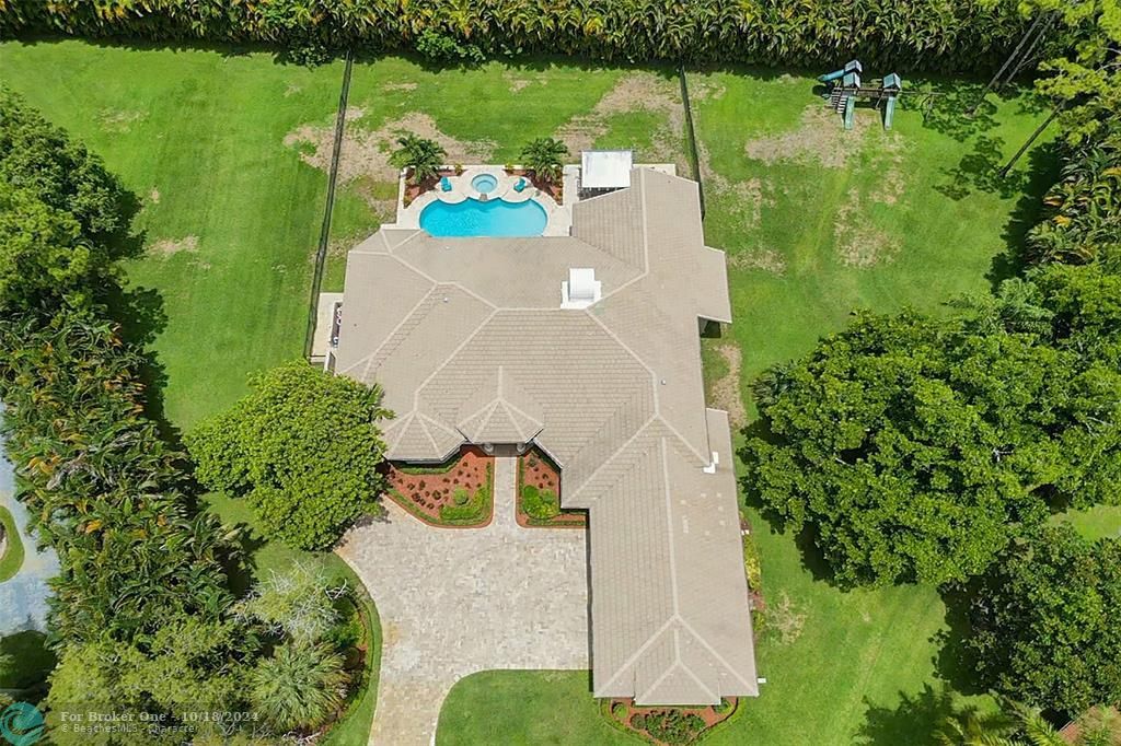 En Venta: $1,698,000 (5 camas, 3 baños, 4148 Pies cuadrados)