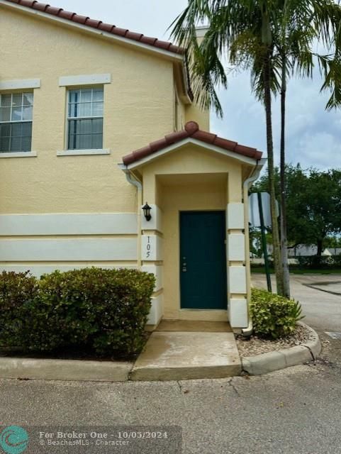 Recently Sold: $285,000 (2 beds, 2 baths, 1143 Square Feet)