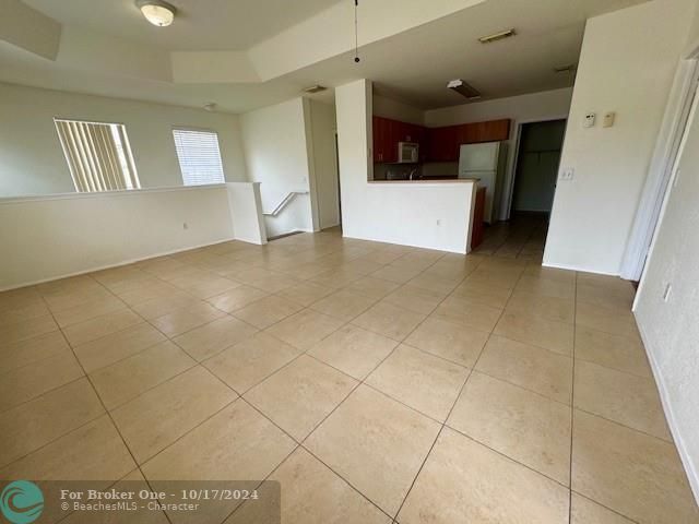 Vendido Recientemente: $285,000 (2 camas, 2 baños, 1143 Pies cuadrados)