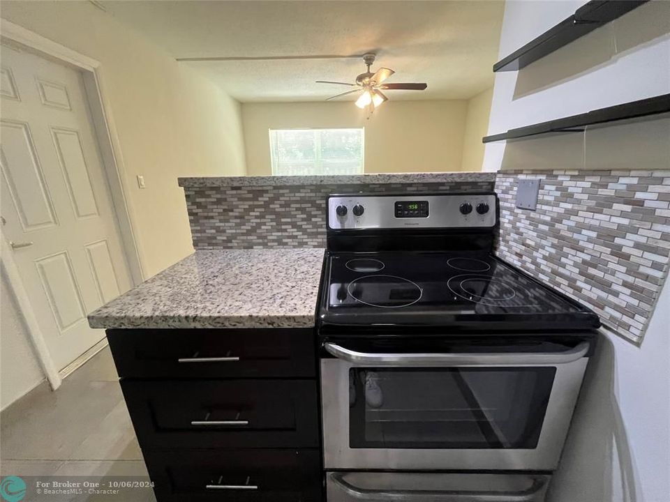 Recently Sold: $1,925 (2 beds, 1 baths, 8003 Square Feet)