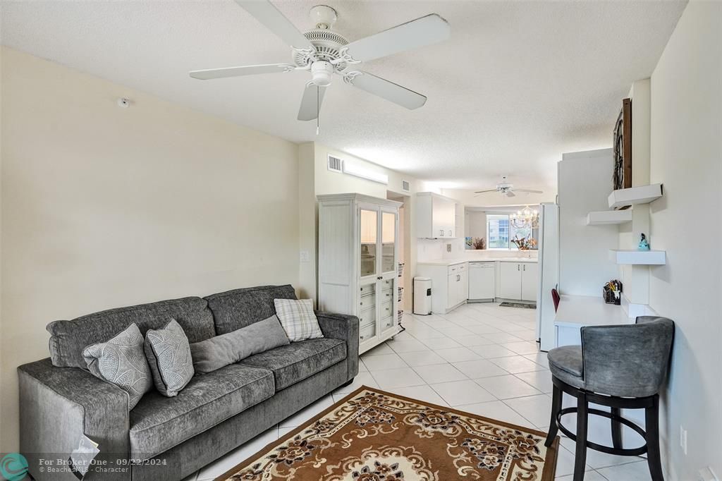 For Sale: $279,000 (2 beds, 2 baths, 1500 Square Feet)