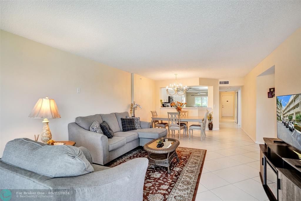 For Sale: $279,000 (2 beds, 2 baths, 1500 Square Feet)