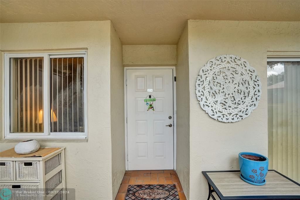 For Sale: $279,000 (2 beds, 2 baths, 1500 Square Feet)