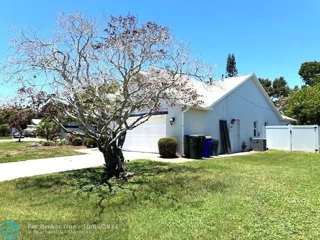 For Sale: $389,000 (3 beds, 2 baths, 1792 Square Feet)