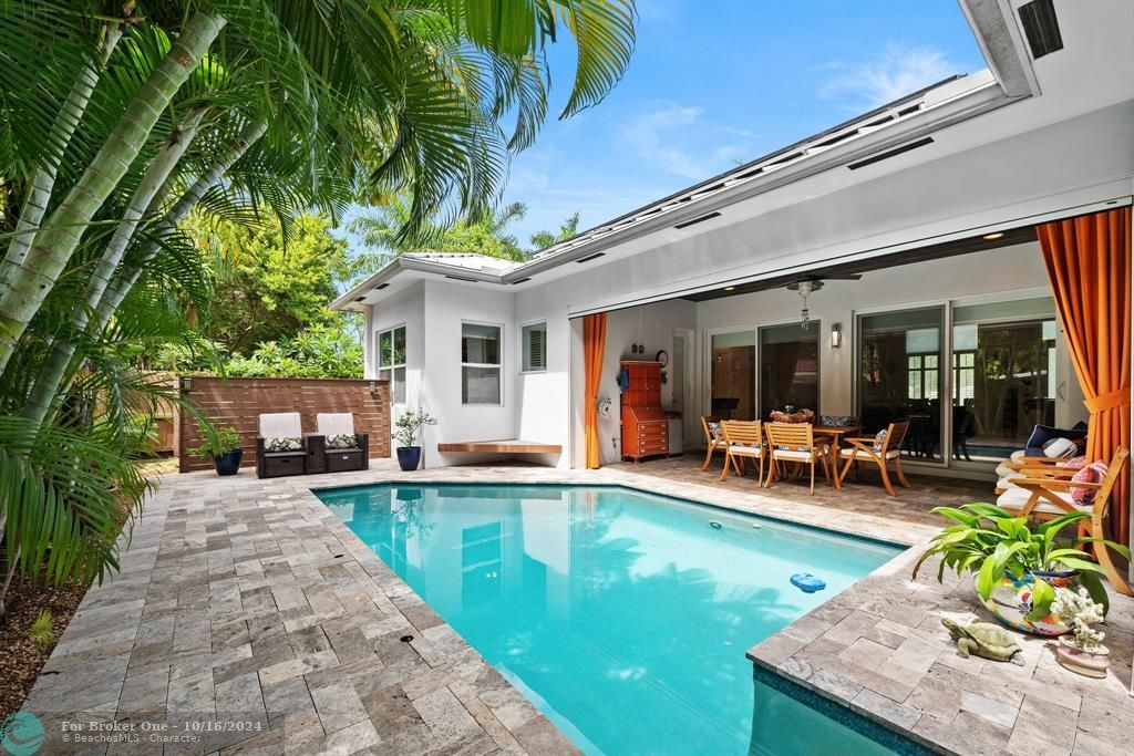 Active With Contract: $1,950,000 (4 beds, 3 baths, 2105 Square Feet)