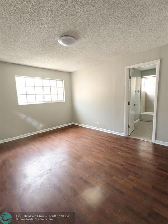 For Rent: $2,900 (3 beds, 2 baths, 1410 Square Feet)