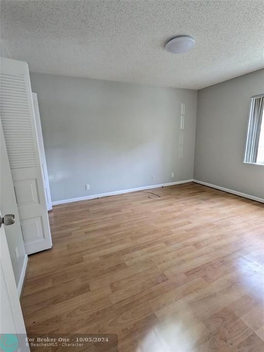 For Rent: $2,900 (3 beds, 2 baths, 1410 Square Feet)